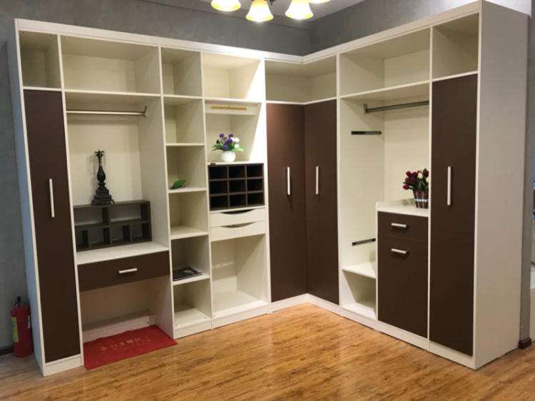 The Advantages and Disadvantages of Corner Wardrobe