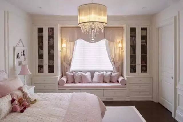 Tips for Bedroom Organization: Girls May Wish to Arrange the Bedroom Themselves!